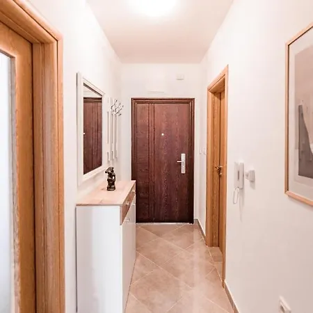Apartman Ivan דירה ליבנו